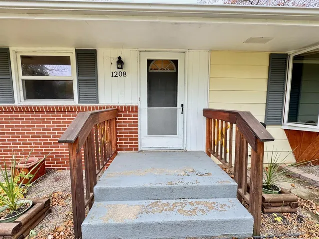 $219,900 | 1208 Somerset Road, Fergus Falls, MN 56537