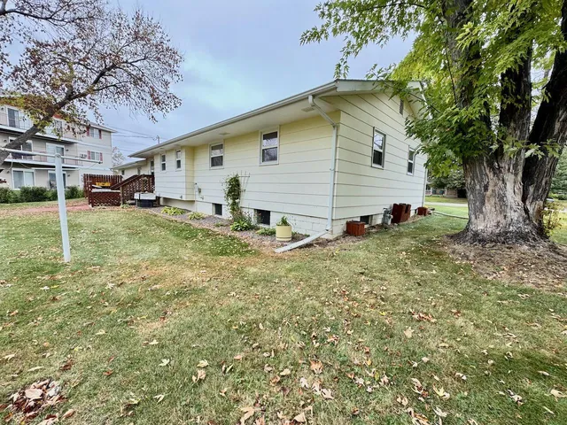 $219,900 | 1208 Somerset Road, Fergus Falls, MN 56537