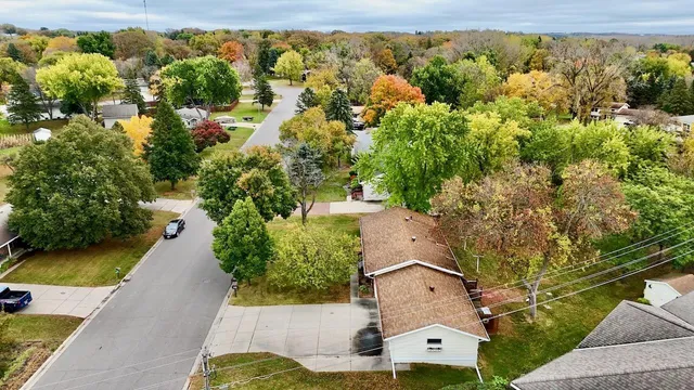 $219,900 | 1208 Somerset Road, Fergus Falls, MN 56537