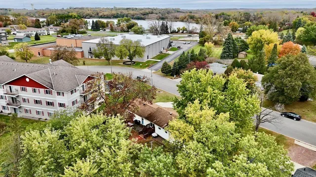 $219,900 | 1208 Somerset Road, Fergus Falls, MN 56537