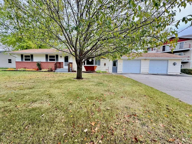 $219,900 | 1208 Somerset Road, Fergus Falls, MN 56537