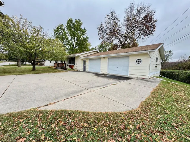 $219,900 | 1208 Somerset Road, Fergus Falls, MN 56537