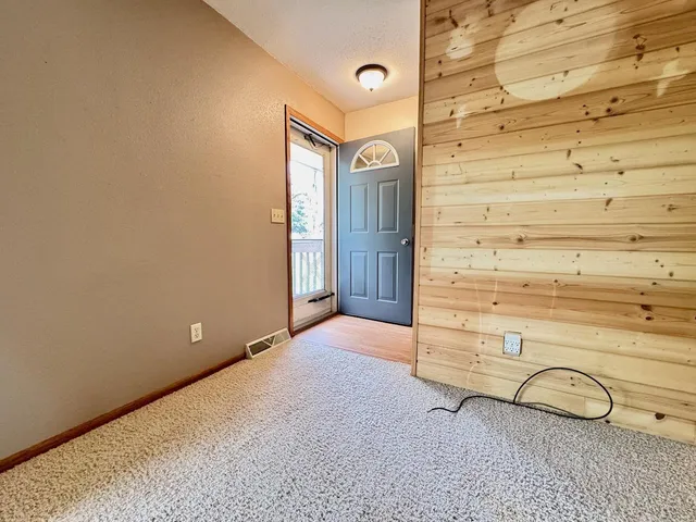 $219,900 | 1208 Somerset Road, Fergus Falls, MN 56537