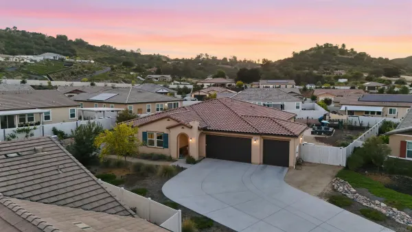 $1,090,500 | 13509 Corral Ct Valley Center, Valley Center, CA 92082