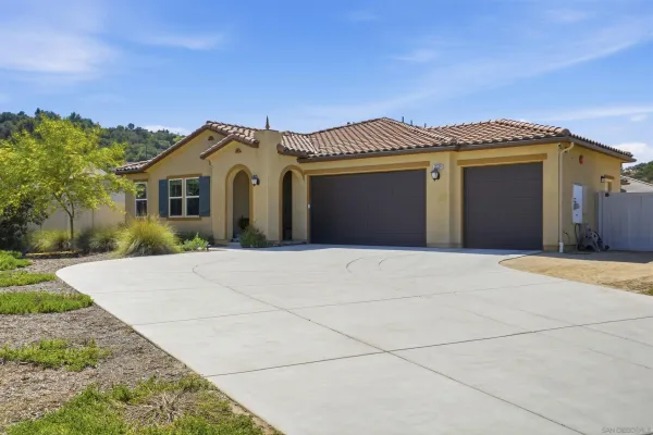 $1,090,500 | 13509 Corral Ct Valley Center, Valley Center, CA 92082