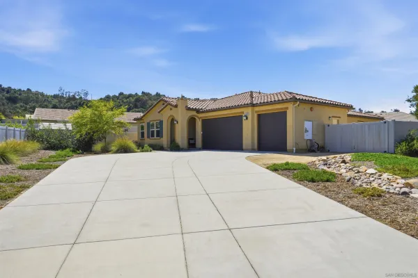 $1,090,500 | 13509 Corral Ct Valley Center, Valley Center, CA 92082