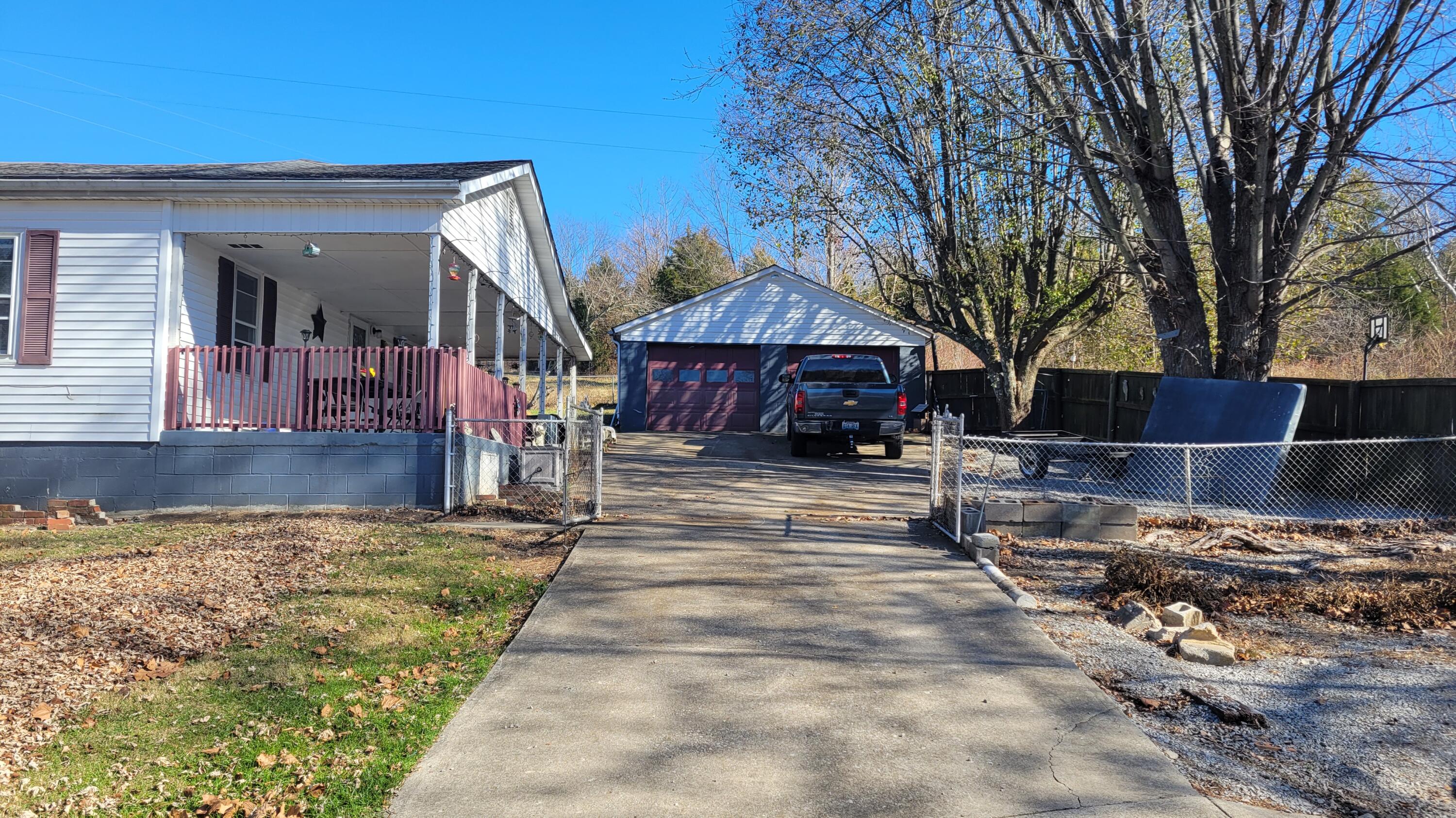 2504 Irvine Road Winchester, KY 40391 - Photo 3 of 17 3