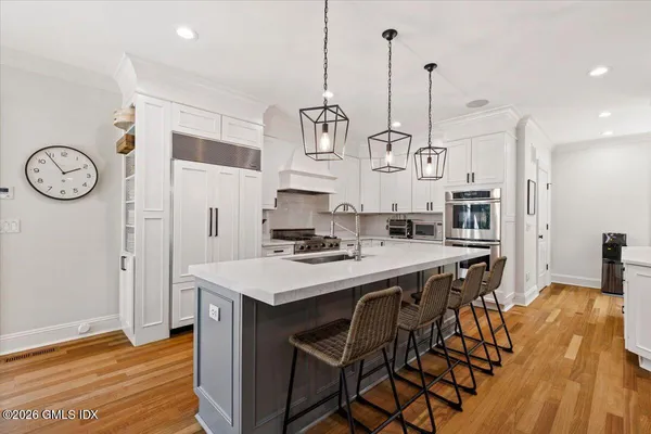 $4,790,000 | 14 Bradbury Place, Riverside, CT 06878