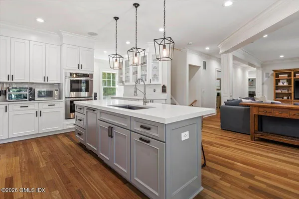 $4,790,000 | 14 Bradbury Place, Riverside, CT 06878