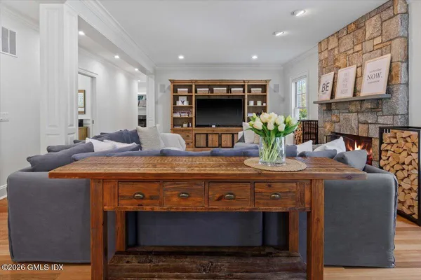 $4,790,000 | 14 Bradbury Place, Riverside, CT 06878