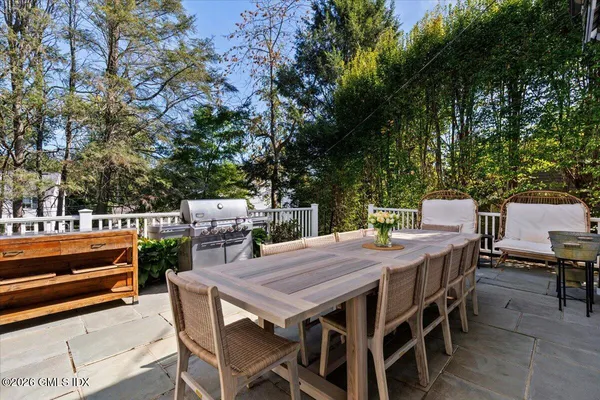 $4,790,000 | 14 Bradbury Place, Riverside, CT 06878