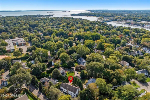 $4,790,000 | 14 Bradbury Place, Riverside, CT 06878