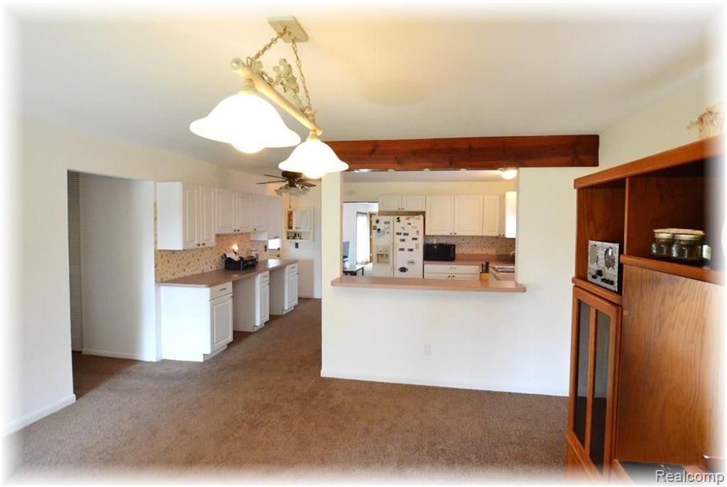 3212 Avon Manor Road Rochester Hills, MI 48307 - Photo 5 of 41