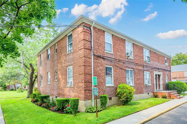 $359,000 | 35-31 205th Street, Unit 300 | Auburndale