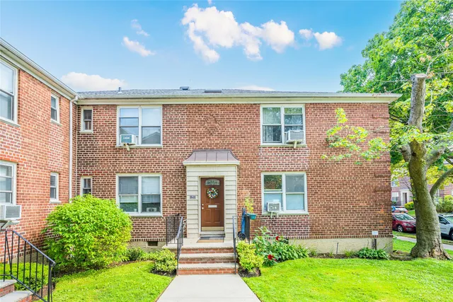 $359,000 | 35-31 205th Street, Unit 300 | Auburndale