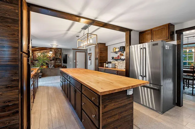 $499,900 | 404 Stonehedge Road, Green Bay, WI 54302