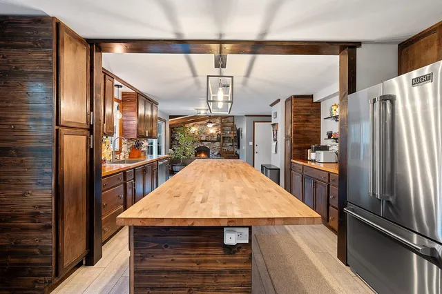 $499,900 | 404 Stonehedge Road, Green Bay, WI 54302