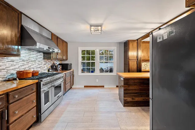 $499,900 | 404 Stonehedge Road, Green Bay, WI 54302