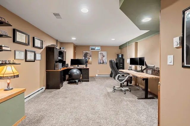 $499,900 | 404 Stonehedge Road, Green Bay, WI 54302