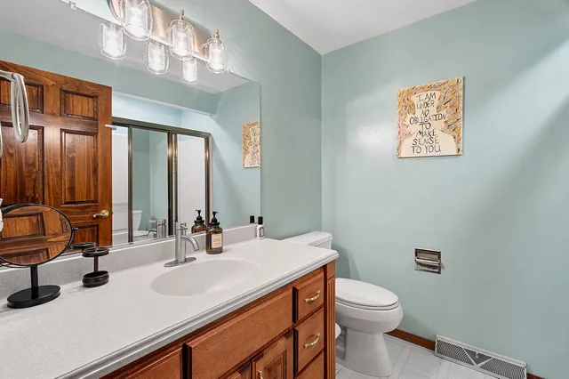 $499,900 | 404 Stonehedge Road, Green Bay, WI 54302