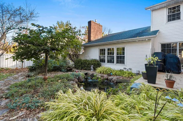 $499,900 | 404 Stonehedge Road, Green Bay, WI 54302