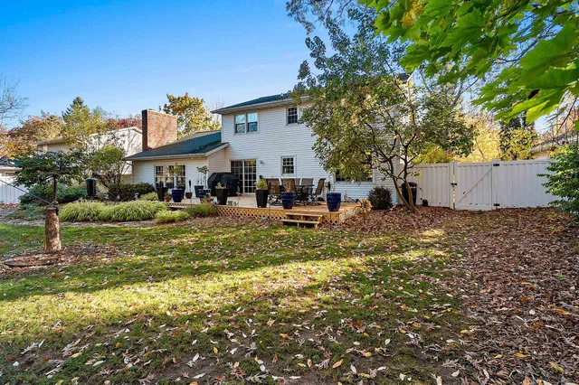 $499,900 | 404 Stonehedge Road, Green Bay, WI 54302