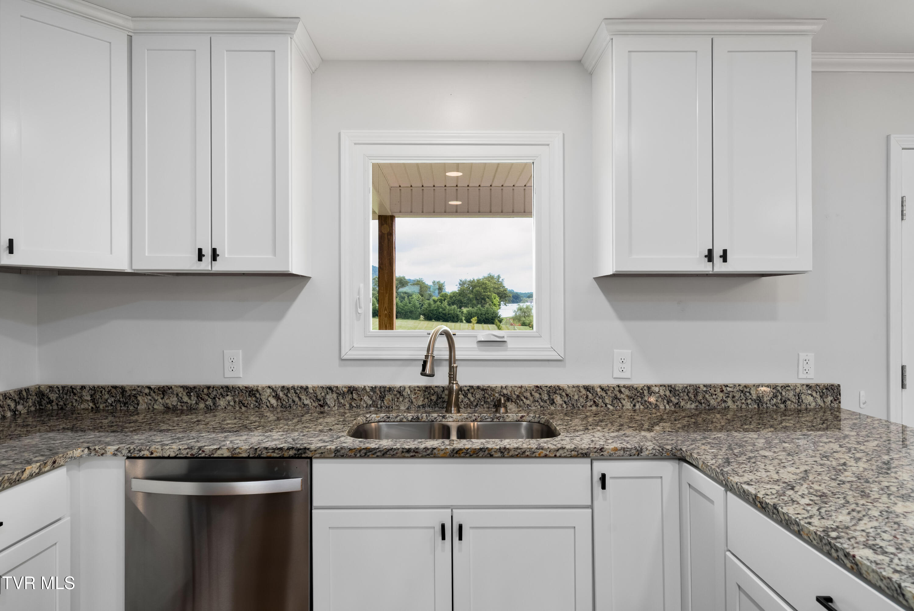 595 Pleasant Valley Road Jonesborough, TN 37659 - Photo 23 of 55 595 Pleasant Valley Road (55 of 72)