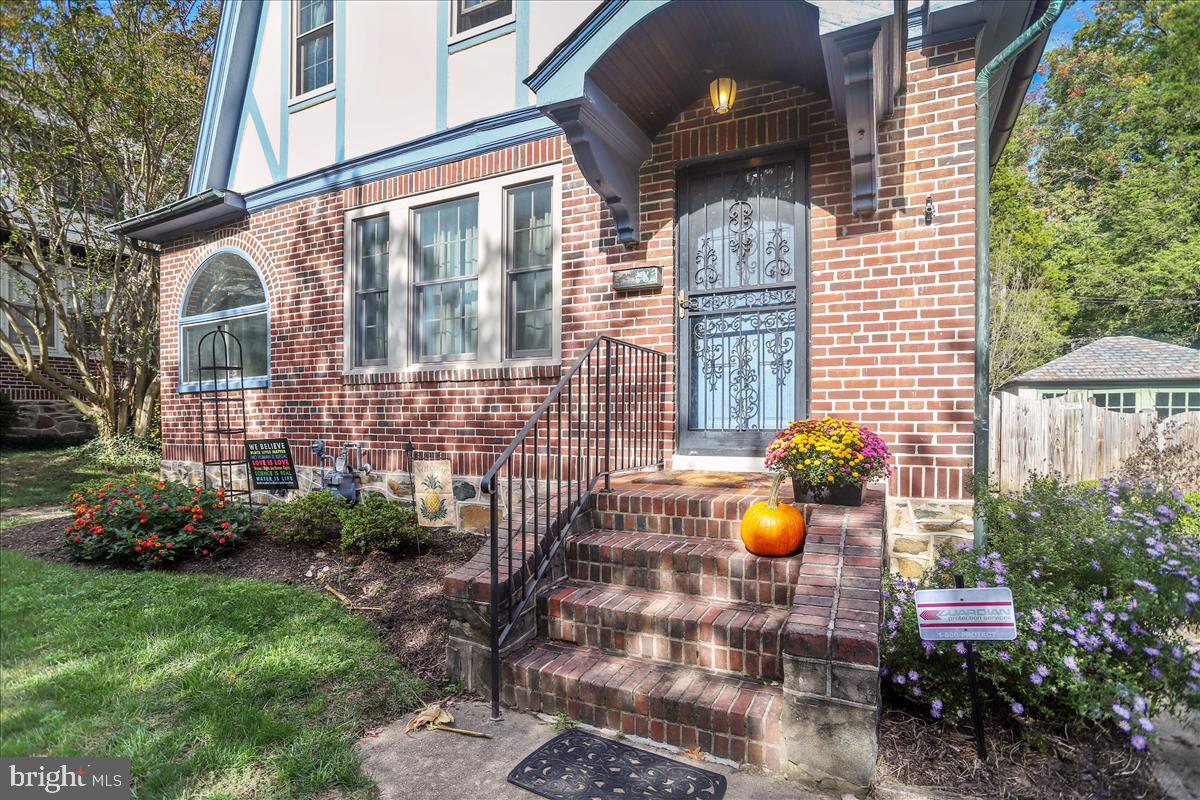 409 Westgate Road Baltimore, MD 21229 - Photo 2 of 30