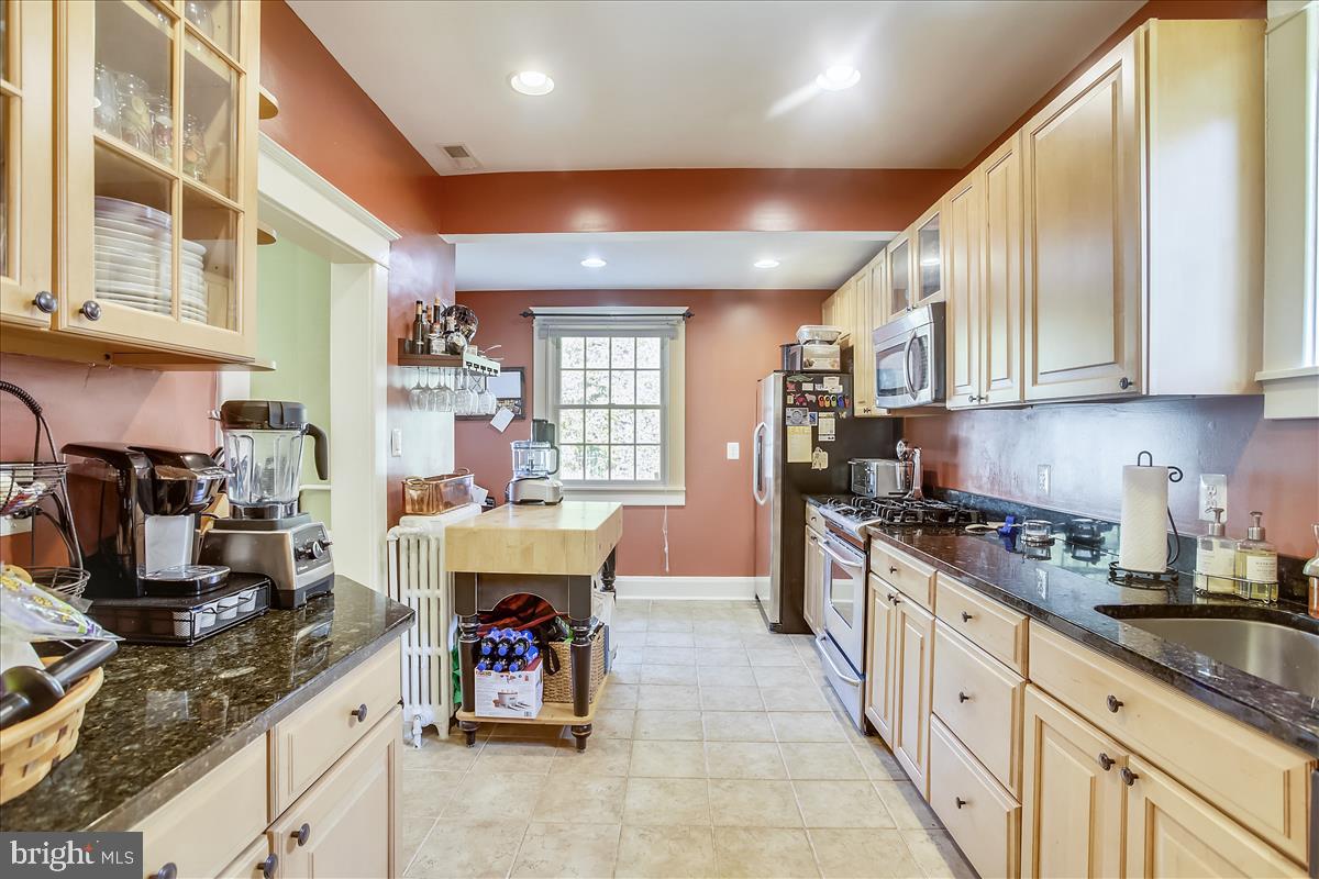 409 Westgate Road Baltimore, MD 21229 - Photo 12 of 30