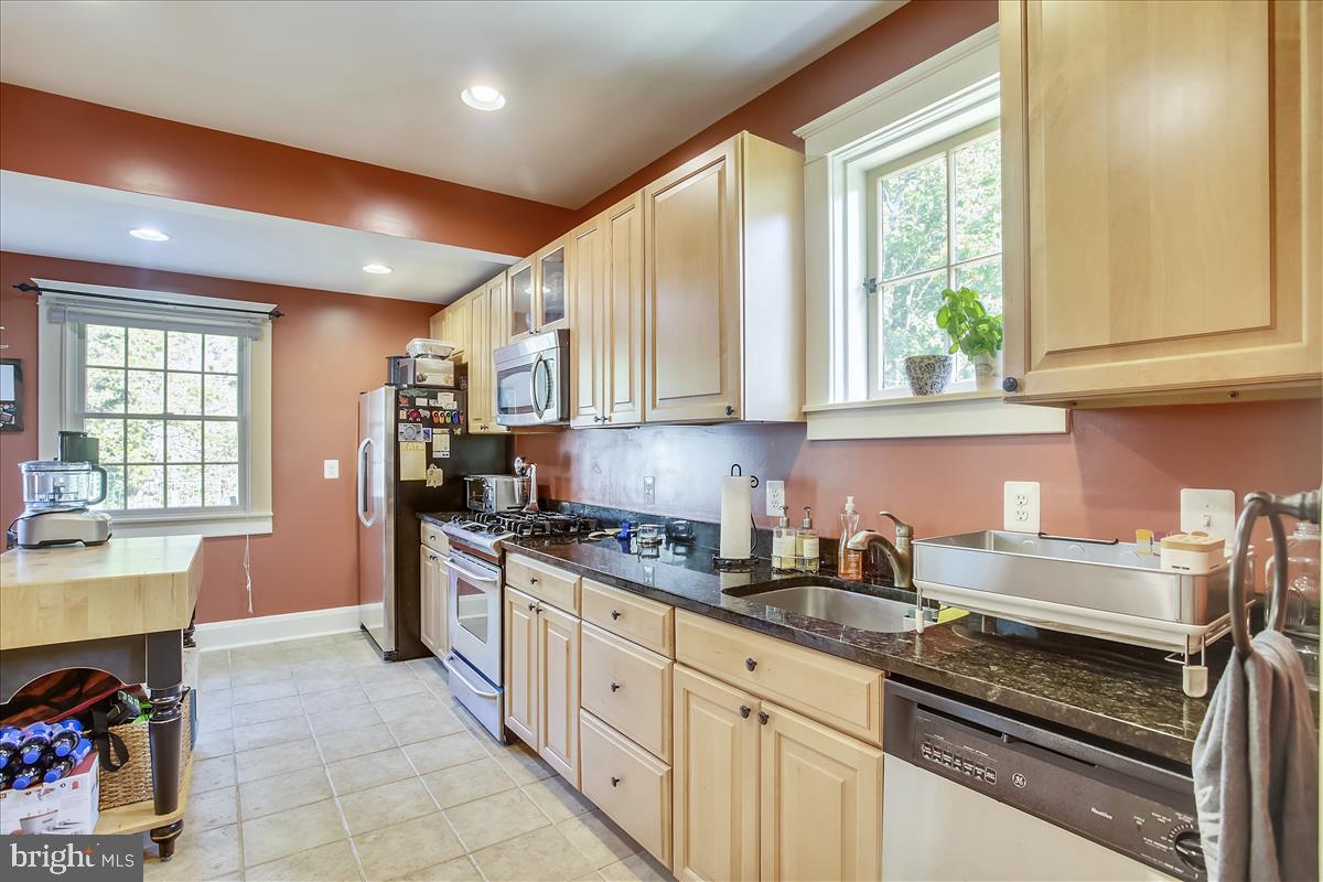 409 Westgate Road Baltimore, MD 21229 - Photo 13 of 30