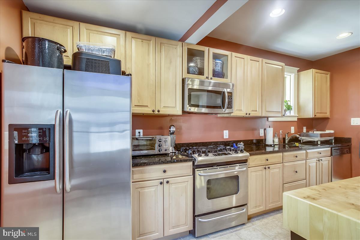 409 Westgate Road Baltimore, MD 21229 - Photo 14 of 30