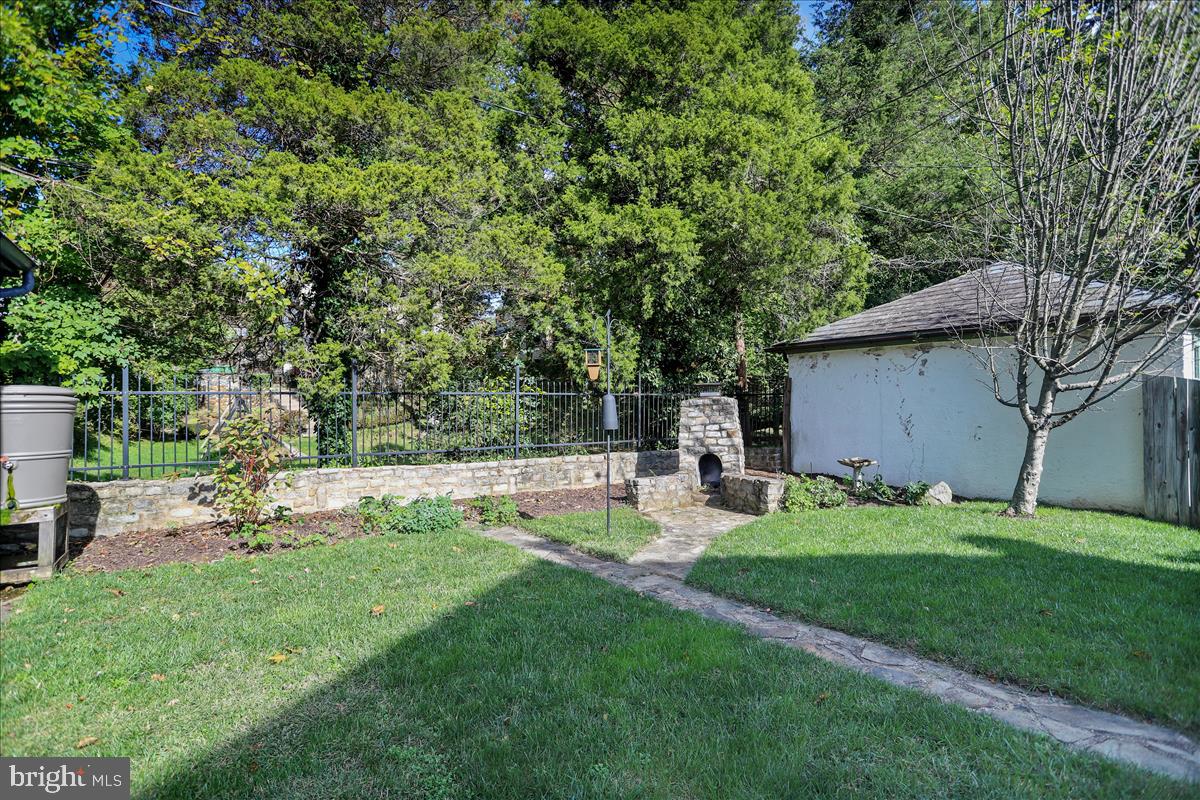 409 Westgate Road Baltimore, MD 21229 - Photo 5 of 30