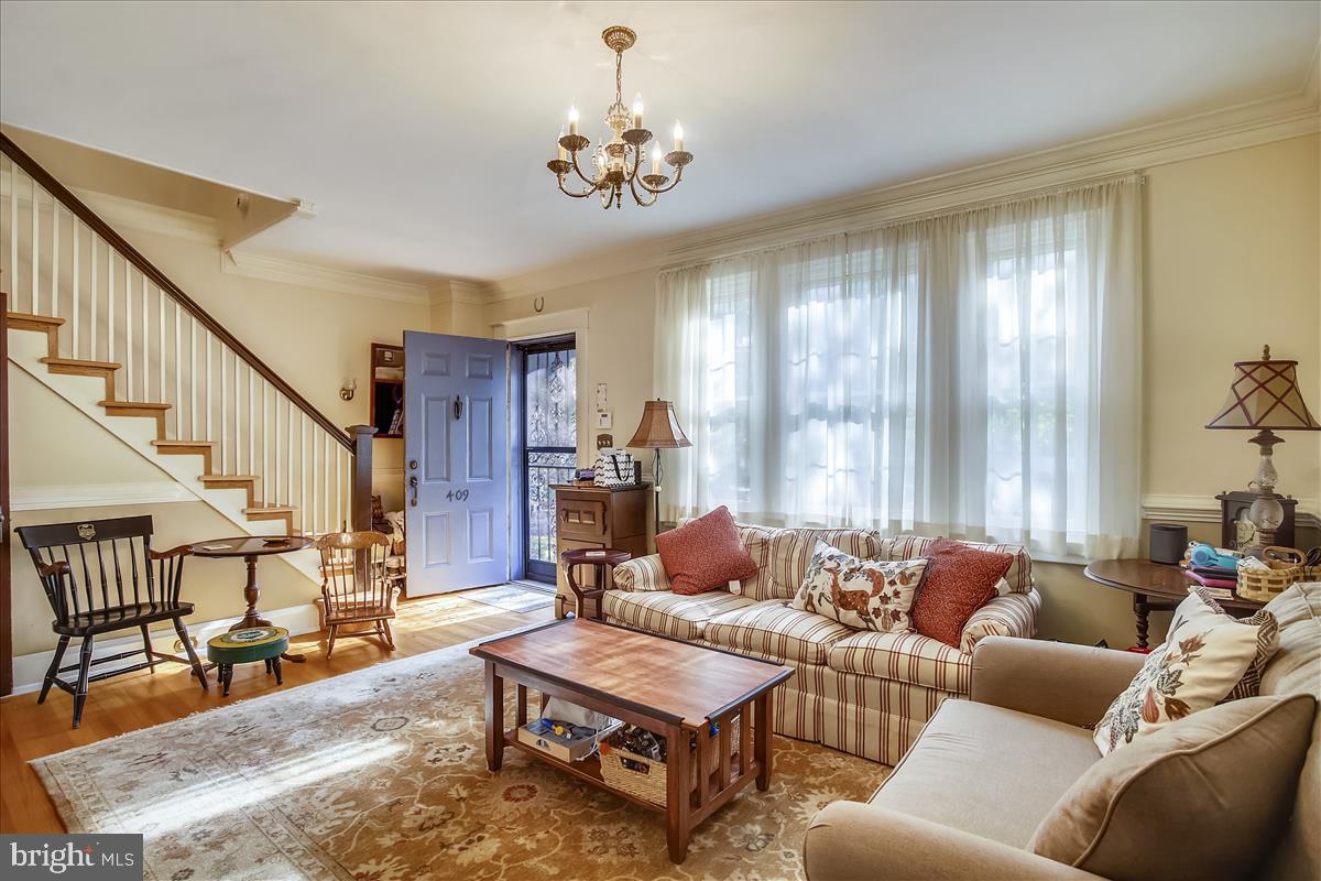 409 Westgate Road Baltimore, MD 21229 - Photo 6 of 30