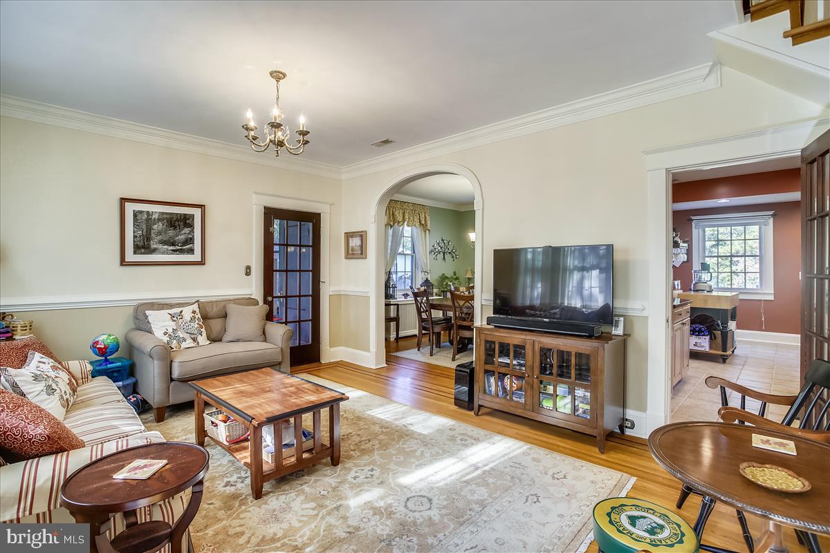 409 Westgate Road Baltimore, MD 21229 - Photo 7 of 30