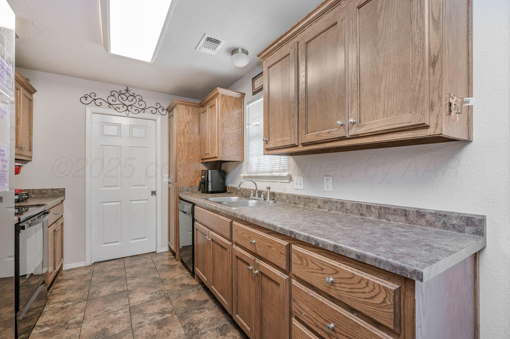 7209 Explorer Amarillo, TX 79118 - Photo 6 of 16 7209 Explorer Trail 10
