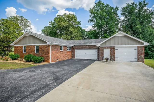 $659,900 | 760 Lakeland Drive, McMinnville, TN 37110