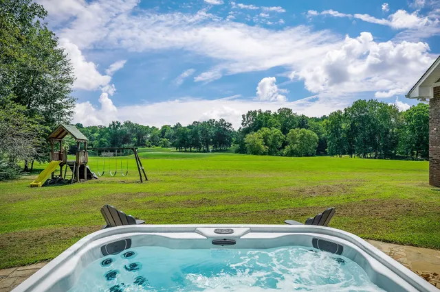 $659,900 | 760 Lakeland Drive, McMinnville, TN 37110