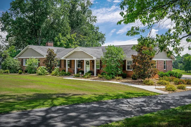 $659,900 | 760 Lakeland Drive, McMinnville, TN 37110