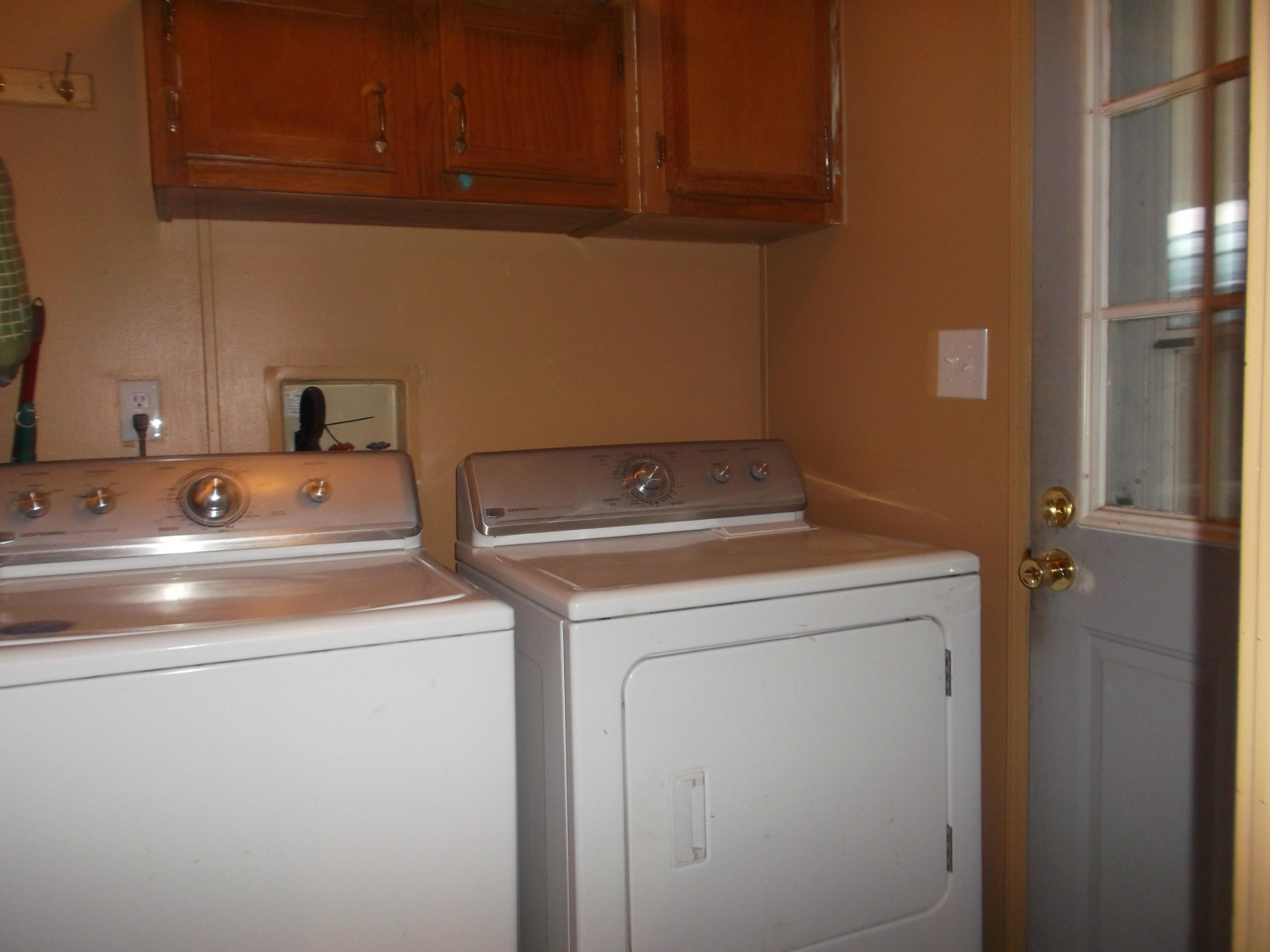 220 Peavyhouse Road Dayton, TN 37321 - Photo 2 of 42 Laundry Room
