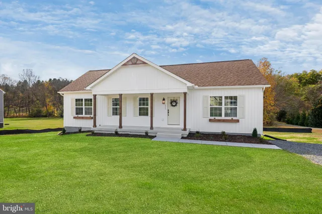 $465,000 | 111 Fairway Drive, Louisa, VA 23093