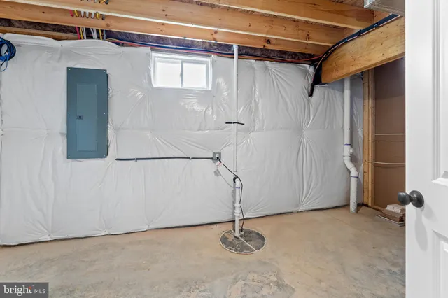 $465,000 | 111 Fairway Drive, Louisa, VA 23093