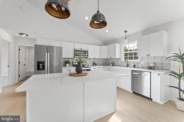 $465,000 | 111 Fairway Drive, Louisa, VA 23093