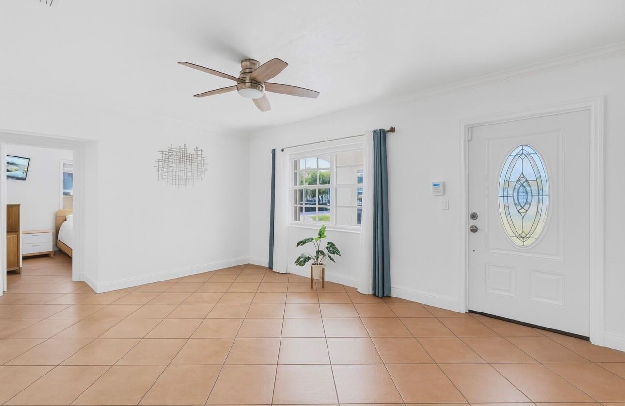 31 Miami Gardens Road West Park, FL 33023 - Photo 3 of 36 a view of an empty room