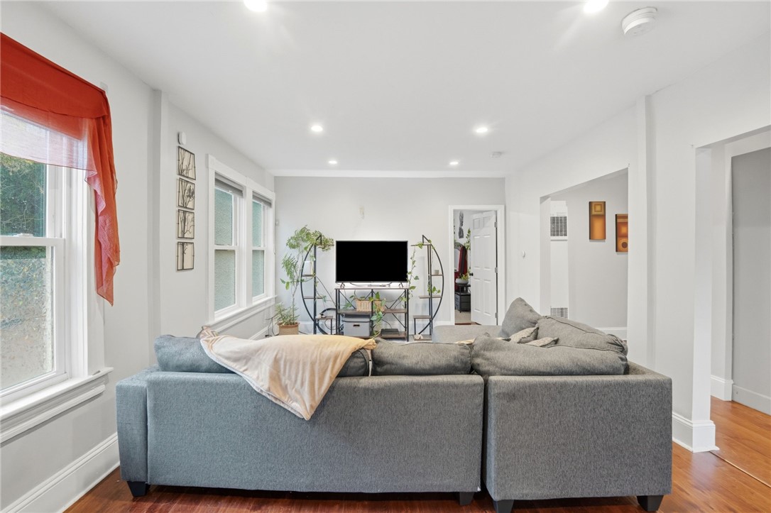 736 Social Street, Unit 1R Woonsocket, RI 02895 - Photo 5 of 30