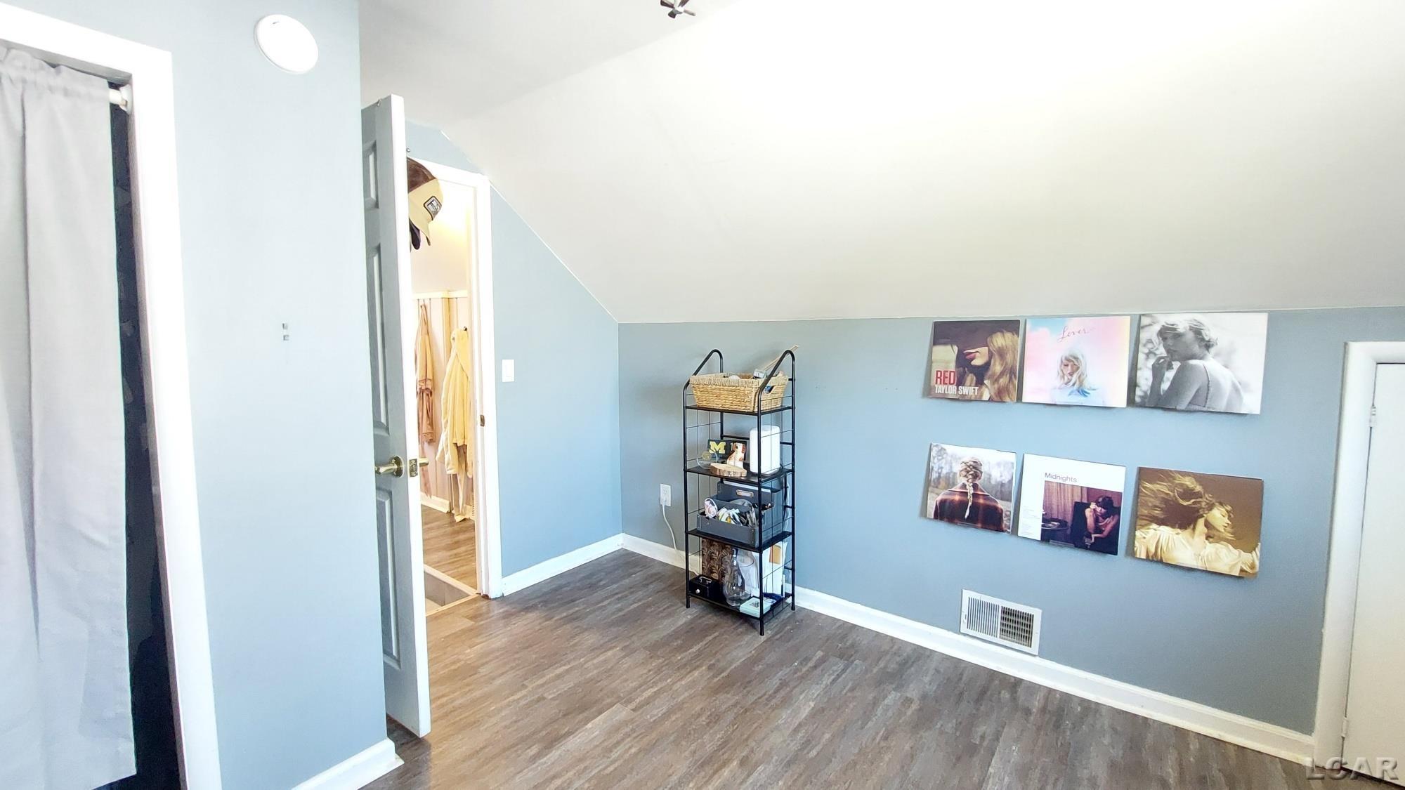 541 Riverside Avenue Adrian, MI 49221 - Photo 35 of 51 50122098-34.JPG