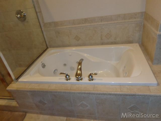 3610 State Fort Gratiot, MI 48059 - Photo 19 of 34 31233434-18.JPG