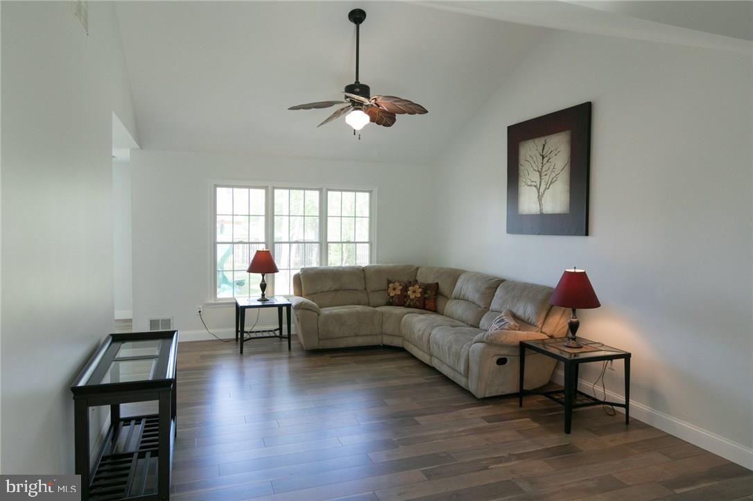 196 Compass Road Manahawkin, NJ 08050 - Photo 2 of 34
