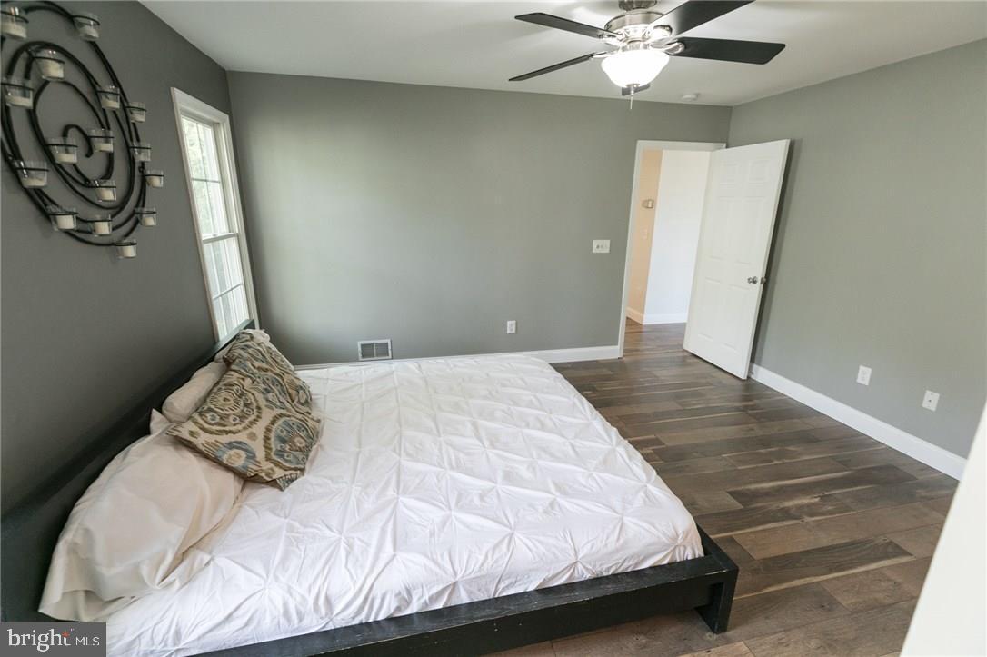 196 Compass Road Manahawkin, NJ 08050 - Photo 20 of 34