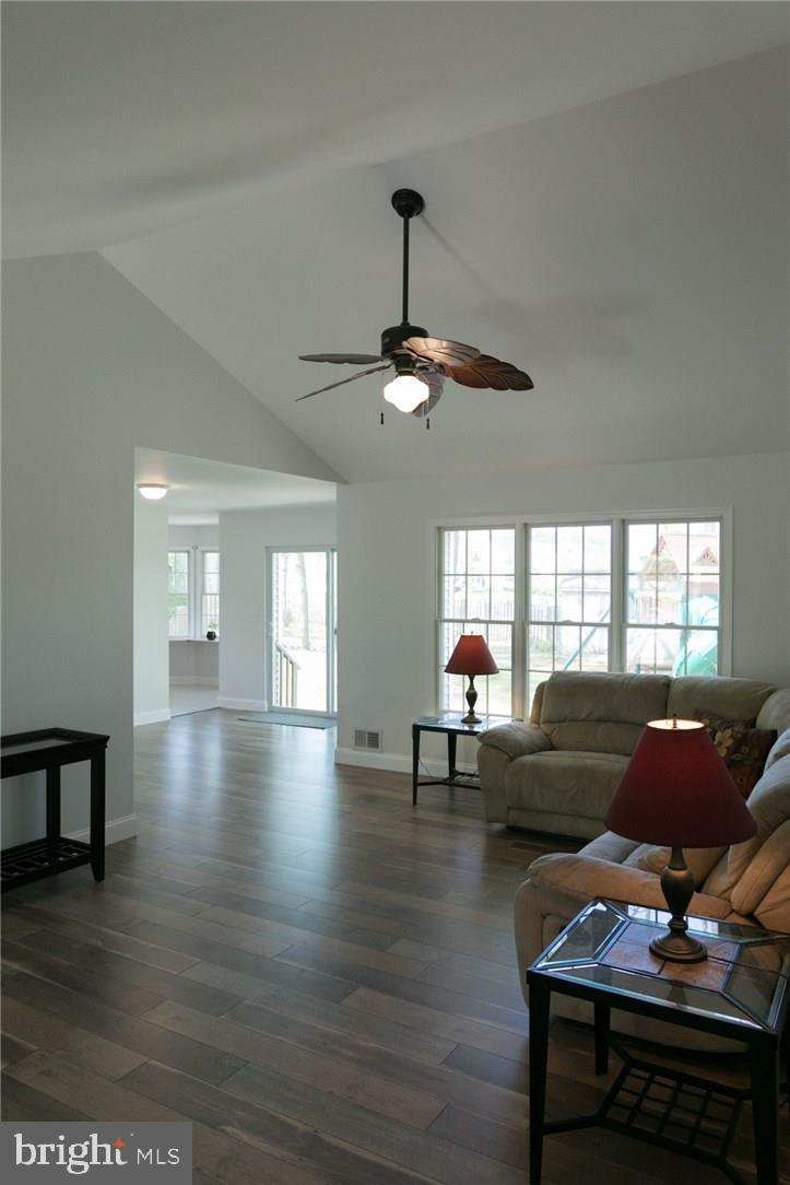 196 Compass Road Manahawkin, NJ 08050 - Photo 4 of 34