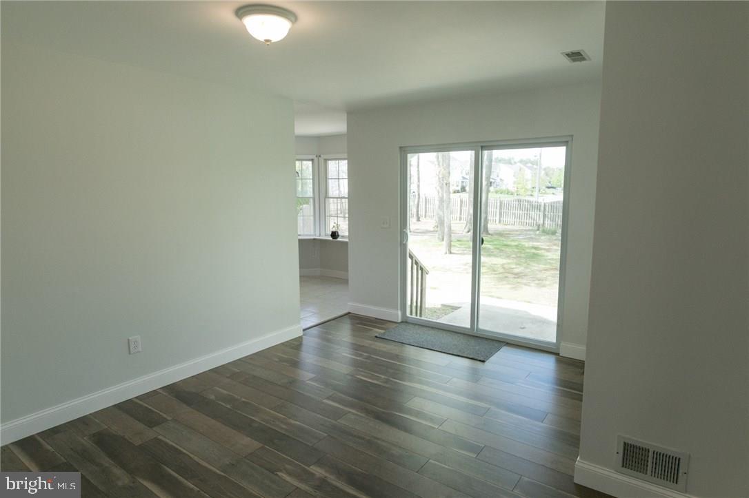196 Compass Road Manahawkin, NJ 08050 - Photo 6 of 34